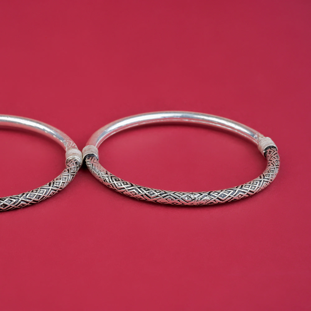 Oxidized Silver Kadli